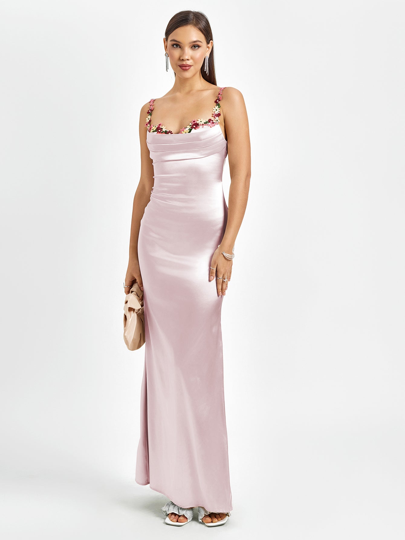 Serelina™ | Dames Satijnen Avondjurk met Bloemenbandjes | Luxe Gala Maxi-Jurk met Watervalhals en Glanzende Aansluitende Pasvorm