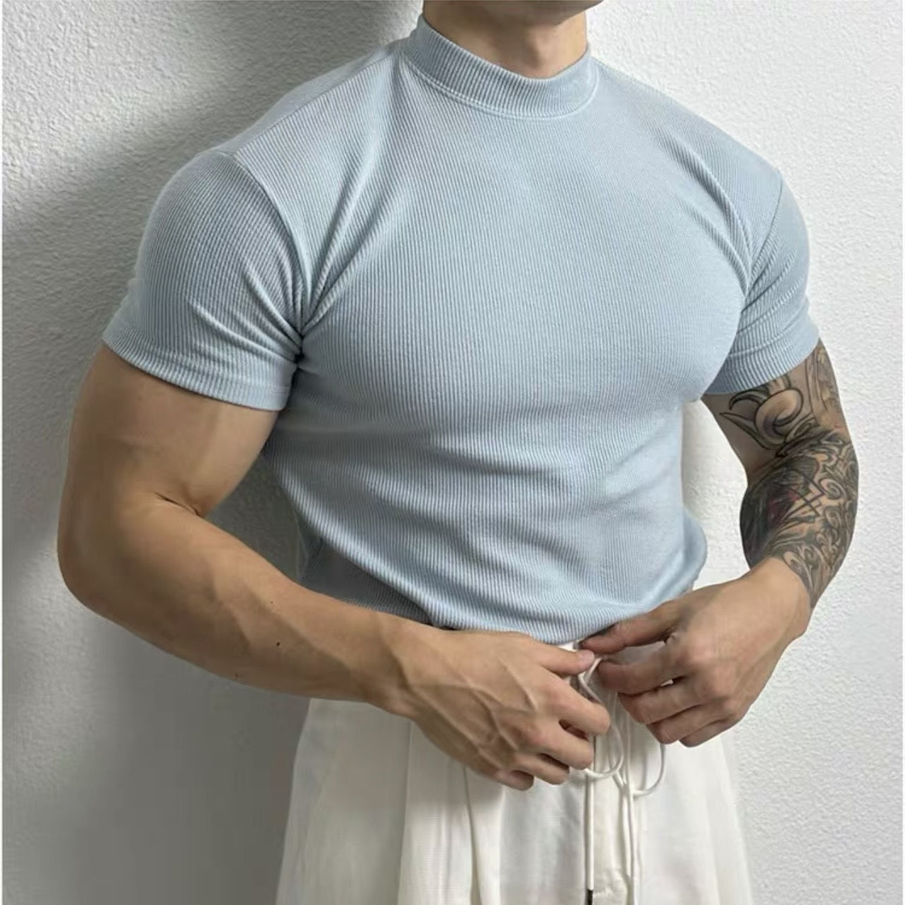 Elian | Fitted T-Shirt Heren | Ribgebreid Shirt met Opstaande Kraag & Korte Mouwen