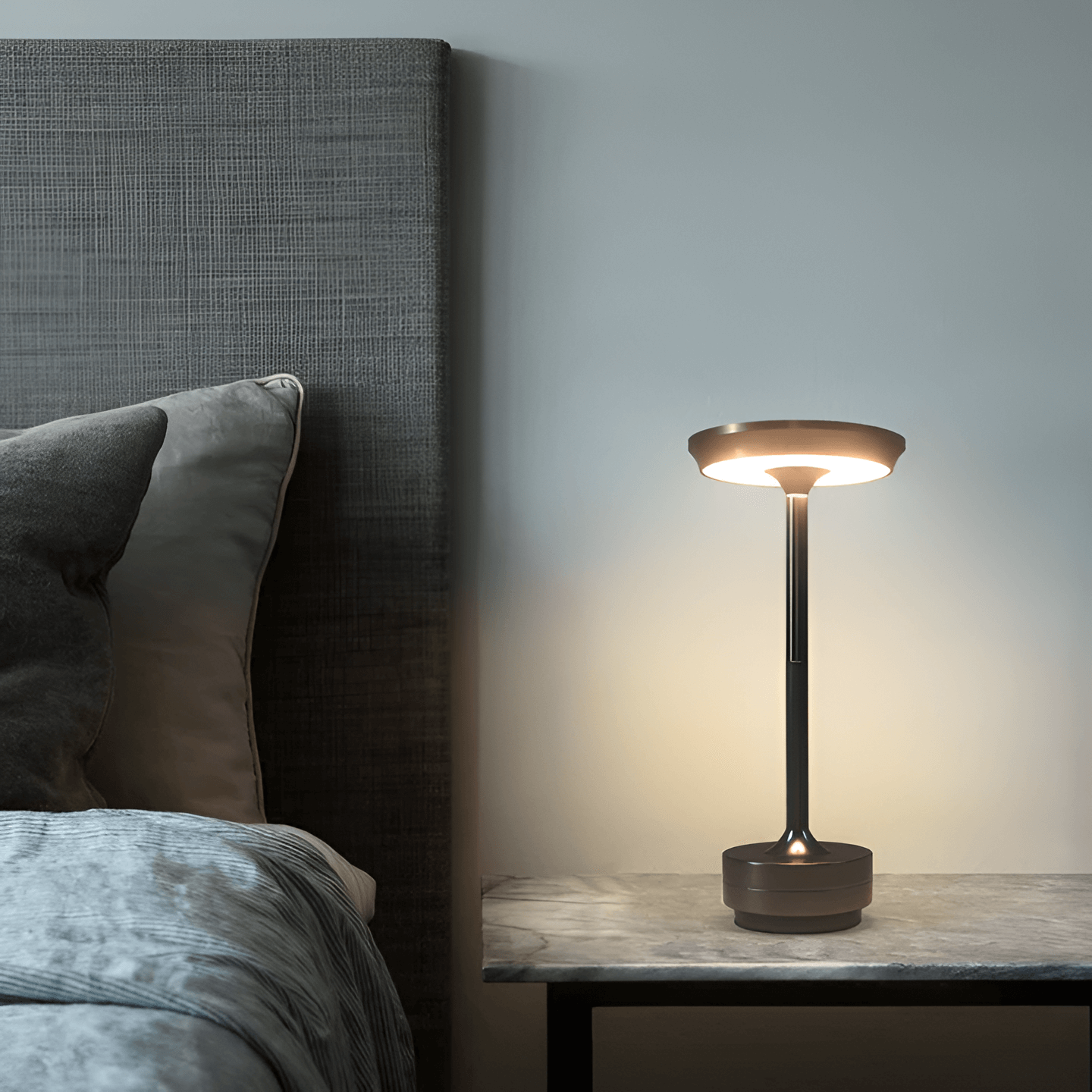 Véllure™ | Draadloze Luxe LED Tafellamp | Oplaadbaar, Dimbaar & Modern Design