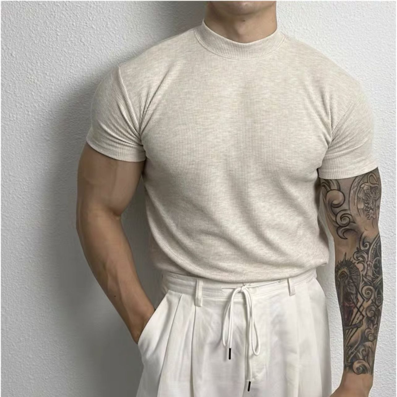 Elian | Fitted T-Shirt Heren | Ribgebreid Shirt met Opstaande Kraag & Korte Mouwen