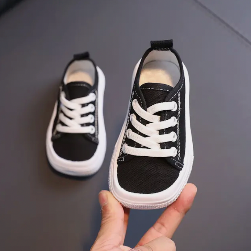 FlexiFeet™ | Barefoot Kindersneakers met Platte Zool en Brede Pasvorm | Minimalistische Canvas Schoenen voor Natuurlijke Voetontwikkeling