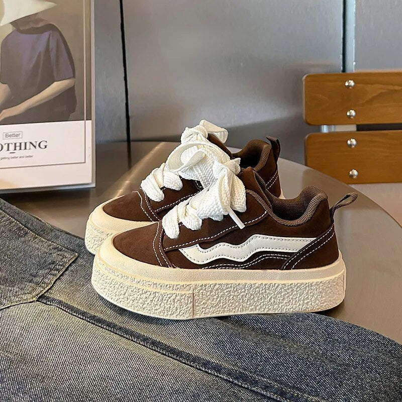 UrbanKick™ | Stoere Kindersneakers met Dikke Zool en Retro Suède Look | Uniseks Platform Kinderschoenen