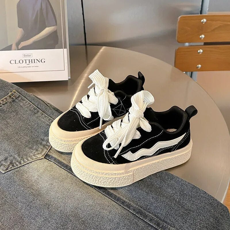 UrbanKick™ | Stoere Kindersneakers met Dikke Zool en Retro Suède Look | Uniseks Platform Kinderschoenen