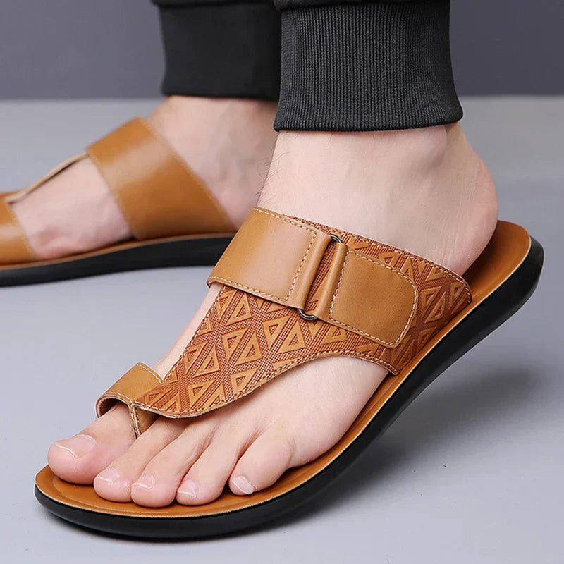 Miro | Leren Teenslippers Heren | Brede Wreefband met Gesp | Luxe & Comfortabel | Zomers & Stijlvol