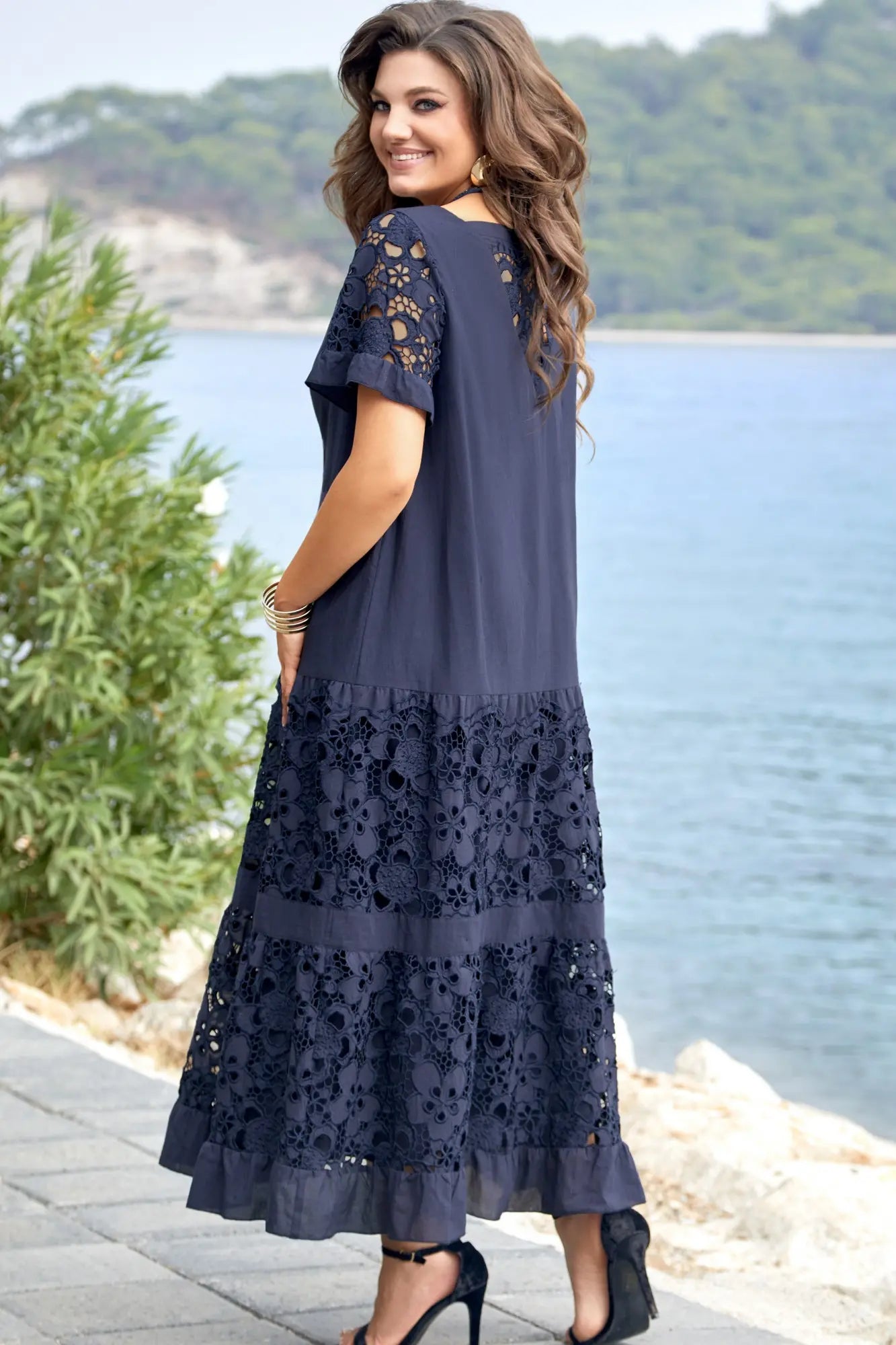 Marelle | Maxi-Jurk Dames | Marineblauw | Luchtige Zomerjurk | Korte Mouwen | Kanten Bloemen Details | Elegant & Casual