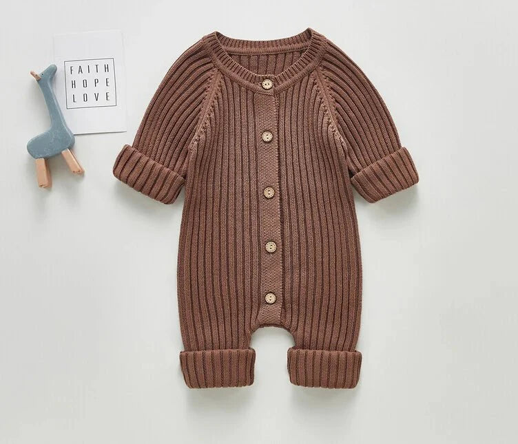Soline™ | Unisex Gebreide Baby Jumpsuit | Zachte Ribstof met Houten Knopen voor Herfst en Winter