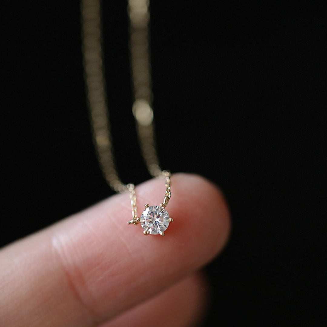 Elara | Minimalistische Ketting Met Kristal