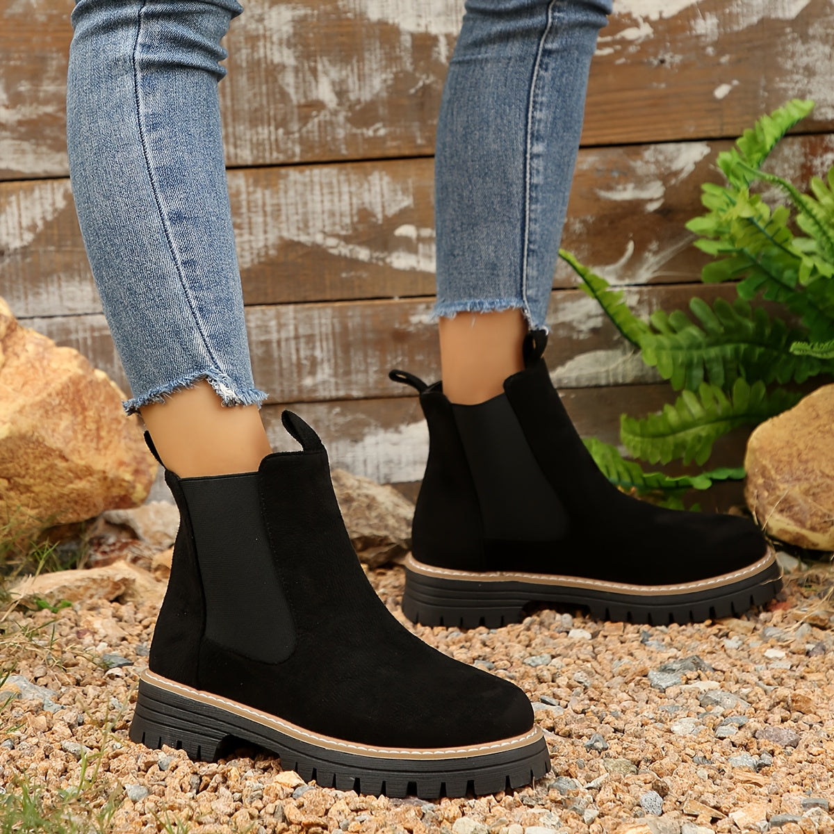 Nerina | Chelsea Boots Zwart Suède