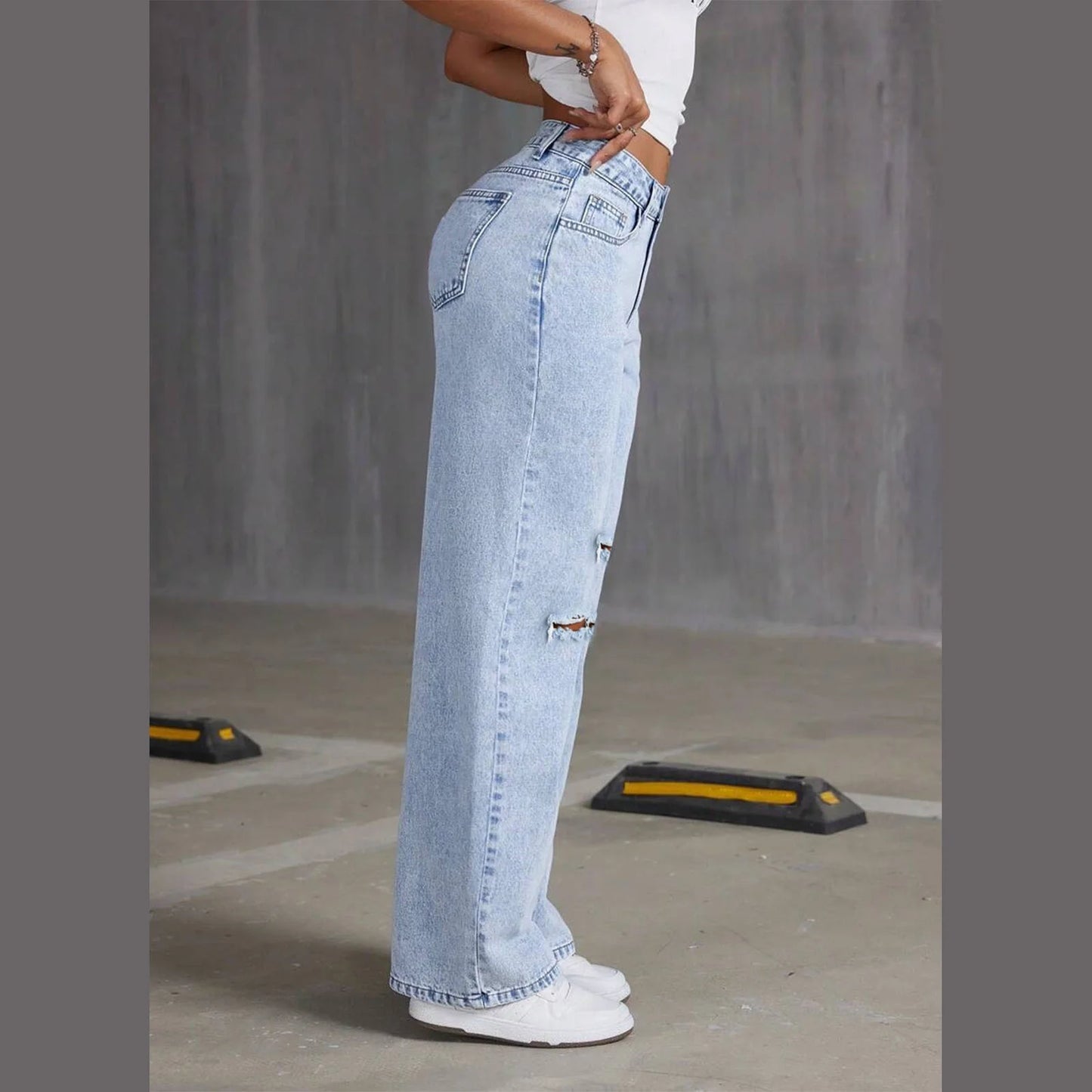 Raya | Ripped Straight-Leg Jeans