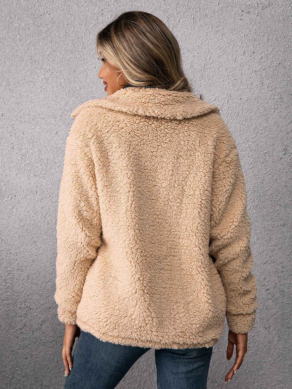 Maya™ | Neutrale Plush Cardigan met Enkele Knoop en Zakken voor Comfort en Stijl