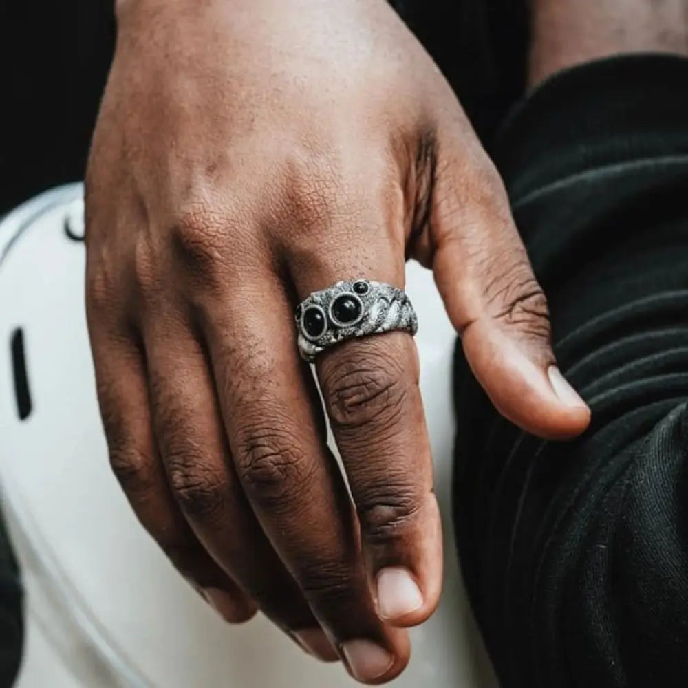Nocturo | Uil Ring Heren | Statement Ring met Onyx Look & Symbolisch Design