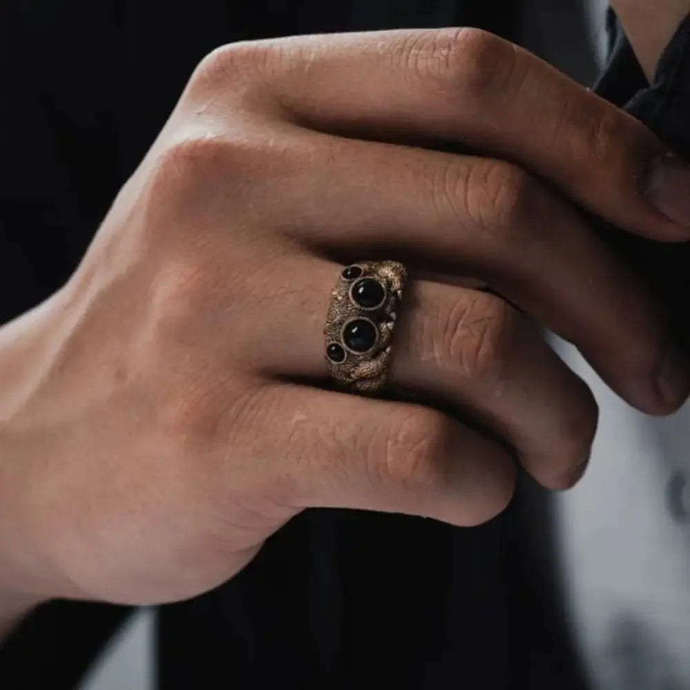 Nocturo | Uil Ring Heren | Statement Ring met Onyx Look & Symbolisch Design