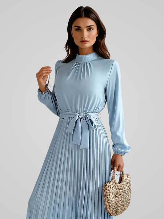 Elowen™ | Dames Geplooide Midi Jurk met Hoge Hals | Elegante Plissé Jurk met Ceintuur voor Bruiloft en Kantoor