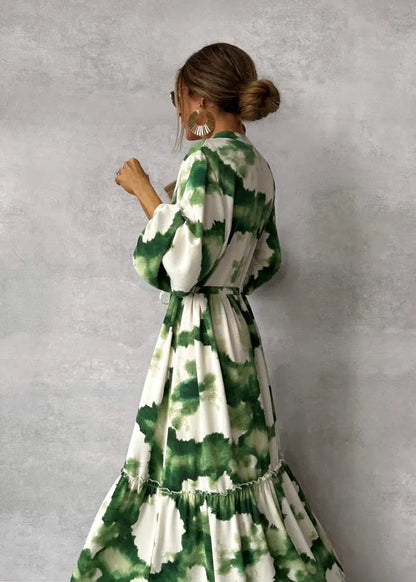 Solène™ | Bohemian Tie-Dye Maxi Jurk met V-Hals, Ballonmouwen en Gelaagde Rok