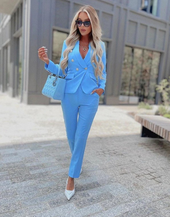 Valéris™ | Tweedelig Dameskostuum met Goudkleurige Knopen | Elegant Blazerpak met Getailleerde Blazer en Slim Fit Pantalon voor Werk of Gelegenheid