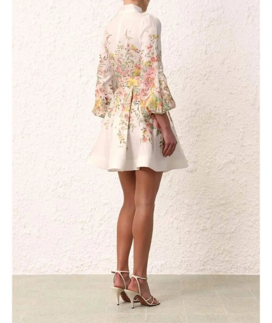 Fioretta™ | Linnen Mini-Jurk met Bloemenprint, Pofmouwen en Tailleceintuur | Romantische Zomerjurk met Opstaande Kraag