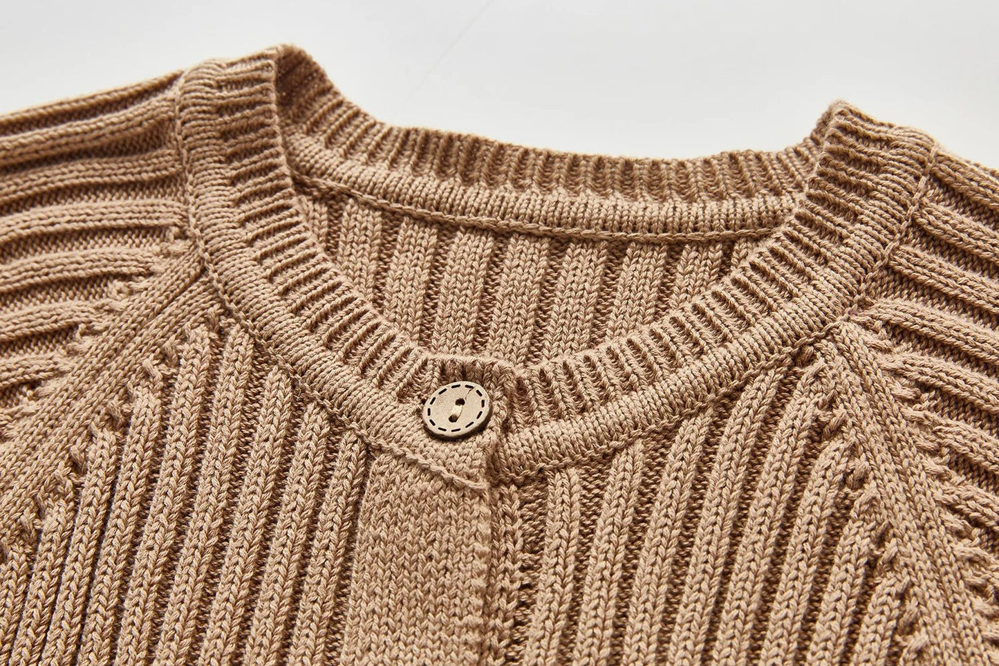 Soline™ | Unisex Gebreide Baby Jumpsuit | Zachte Ribstof met Houten Knopen voor Herfst en Winter