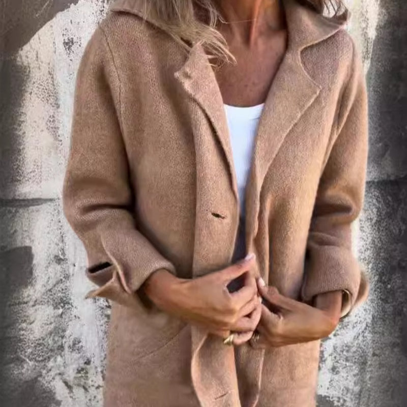 Lotte™ | Stijlvolle Halflange Trenchcoat met Knoopsluiting