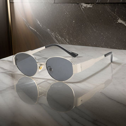 Elisandre™ | Dames Retro Ovale Zonnebril | Luxe Gouden Statement Montuur met UV-Bescherming en Brede Pootjes